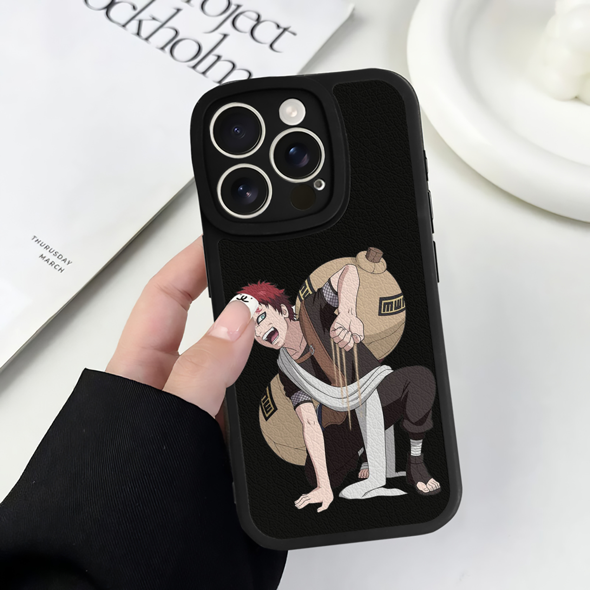 （画像用） NARUTO -ナルト- ガアラ Gaara 【iPhone 16シリーズ対応】シリコンスマホケース（レザー調） 材質：シリコン